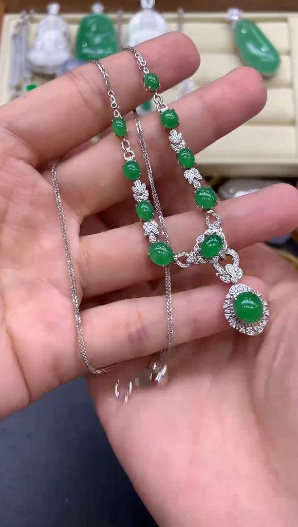 翡翠18K金镶嵌颈饰522-中国好珍宝