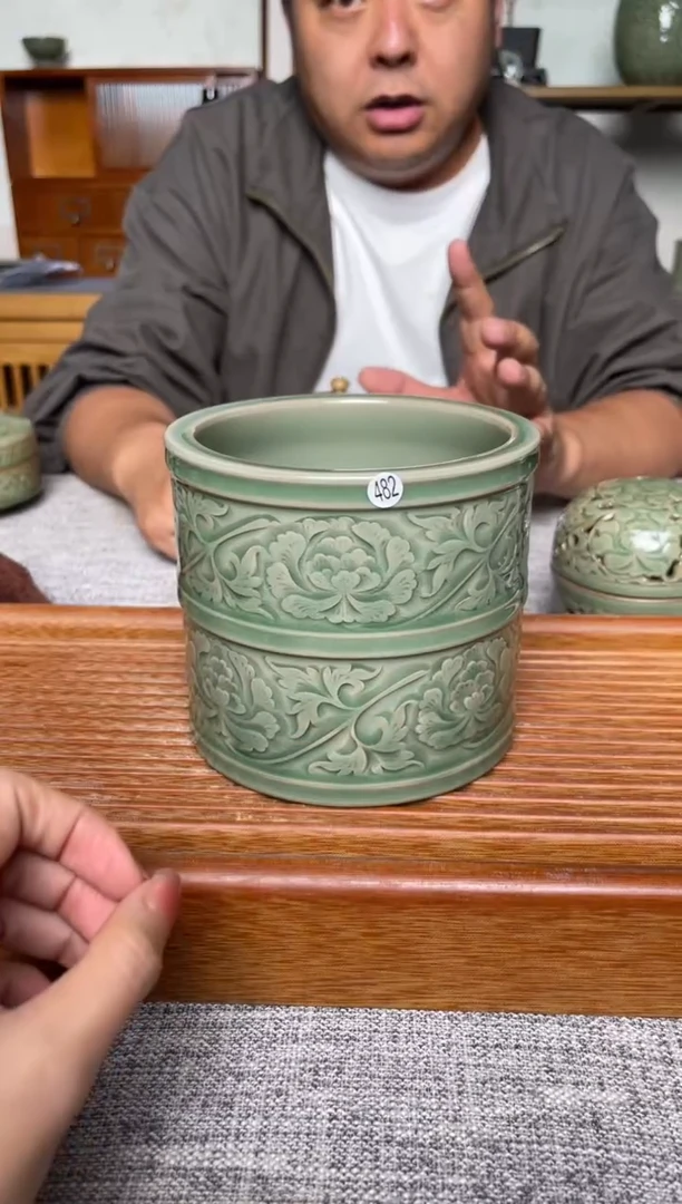 瓷器482王晓娜纯手工笔筒