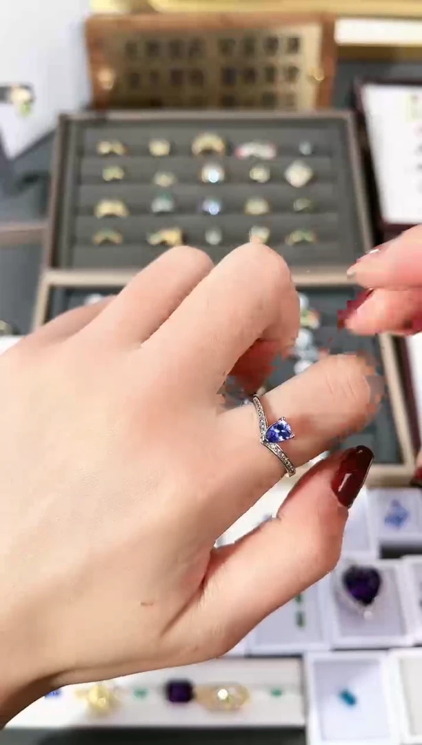 【闪购商品】坦桑石戒指银S925镶嵌h005