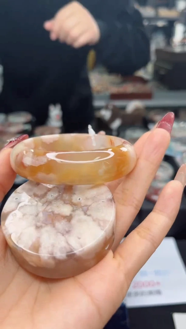 【闪购商品】石英质玉手镯未镶嵌55圈口（赠品镯心）1484420