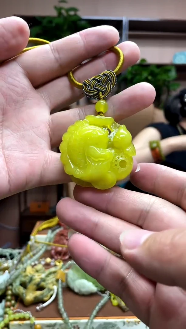 未镶嵌岫玉吊坠·