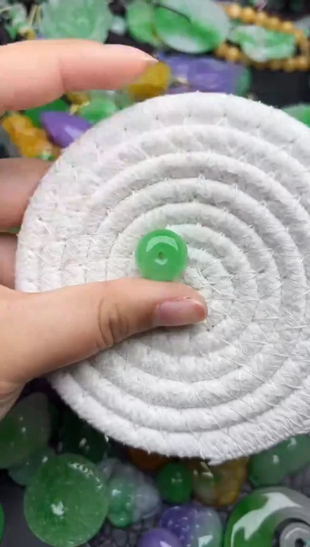 颈饰未镶嵌翡翠缅甸翡翠吊坠