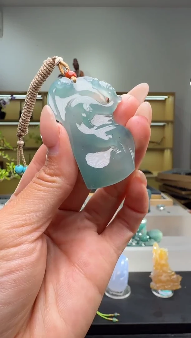 吊坠(不含链)未镶嵌翡翠龙牌