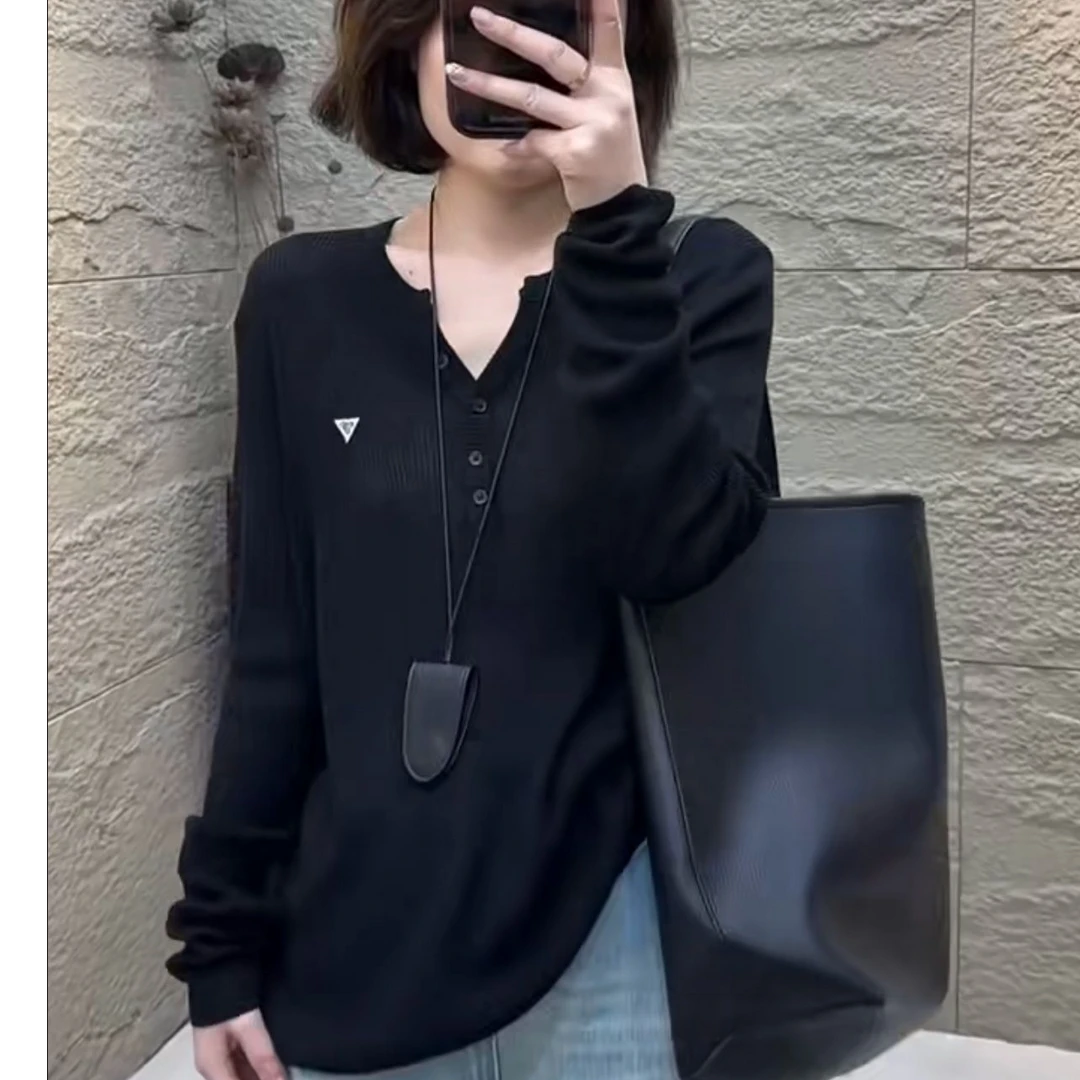 【摩姐姐欧韩】8555新款高弹剪刀领扣针织长袖