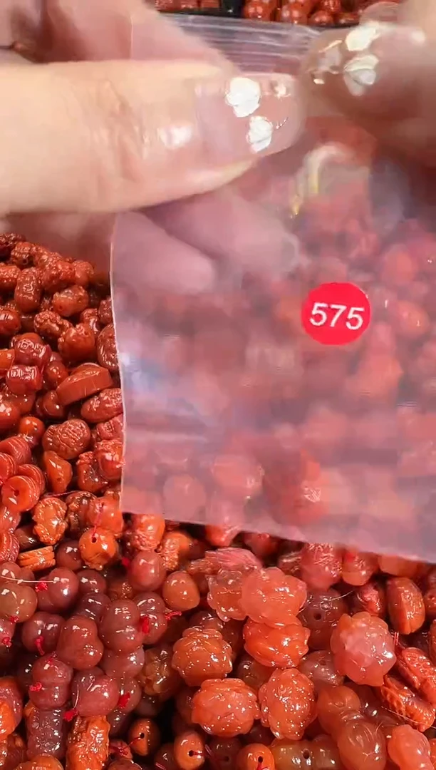 颈饰未镶嵌南红玛瑙1