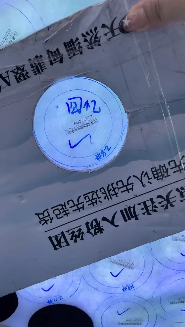 未镶嵌翡翠手镯定制翡翠不***忆翡翠手镯