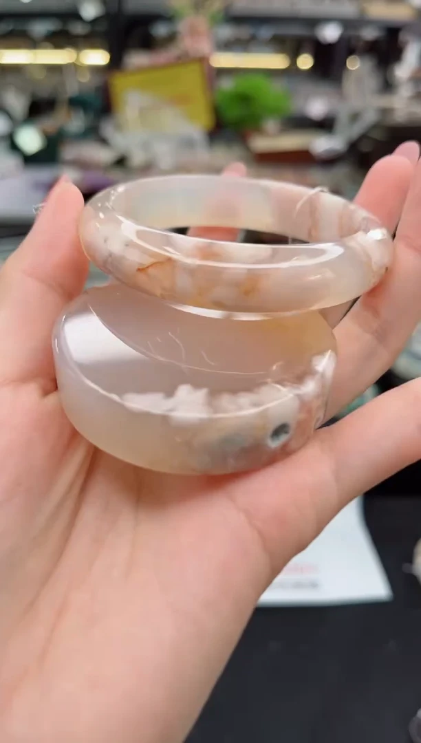 【闪购商品】石英质玉手镯未镶嵌57圈口（赠品镯心）1674170