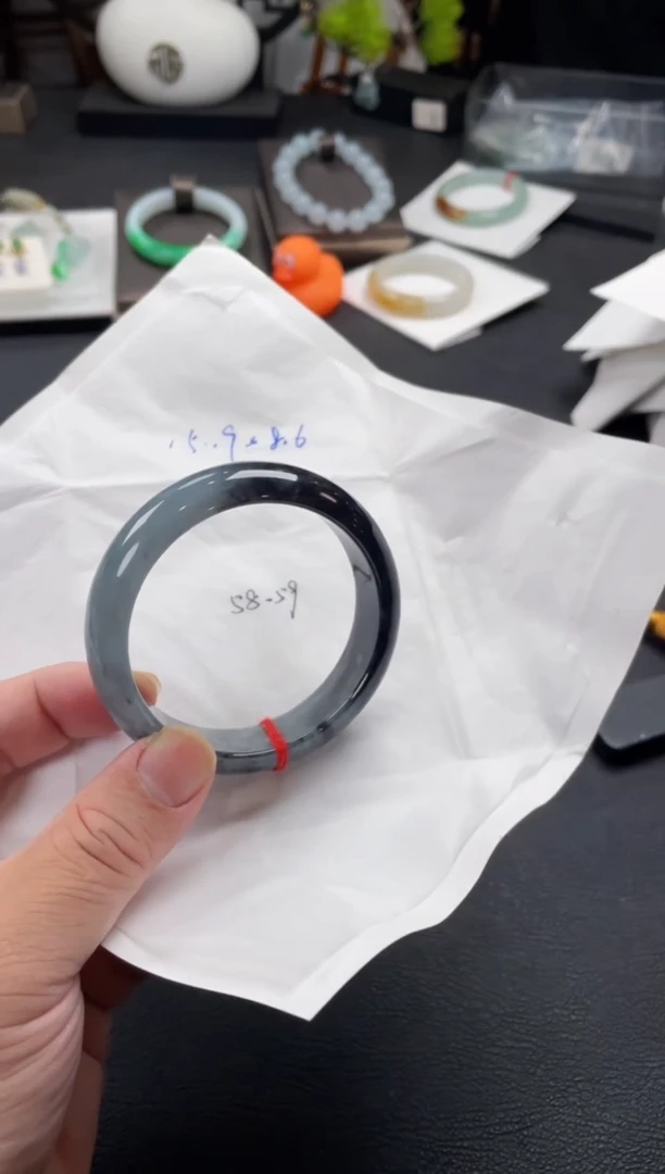 【闪购商品】翡翠手镯未镶嵌手镯