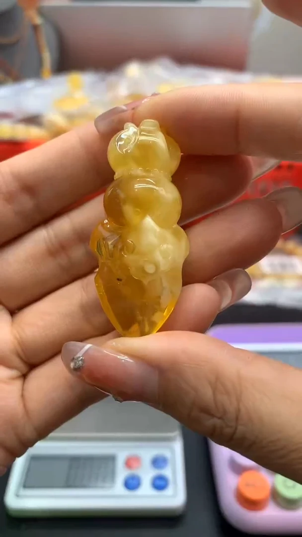 未镶嵌琥珀珠宝奇石2636