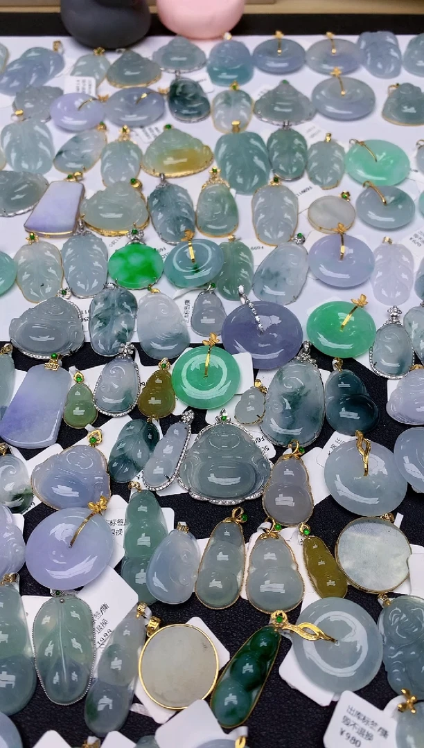 翡翠18K金镶嵌颈饰天然A货翡翠