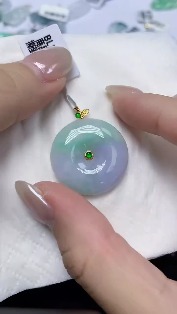 翡翠18K金镶嵌颈饰天然缅甸翡翠A货