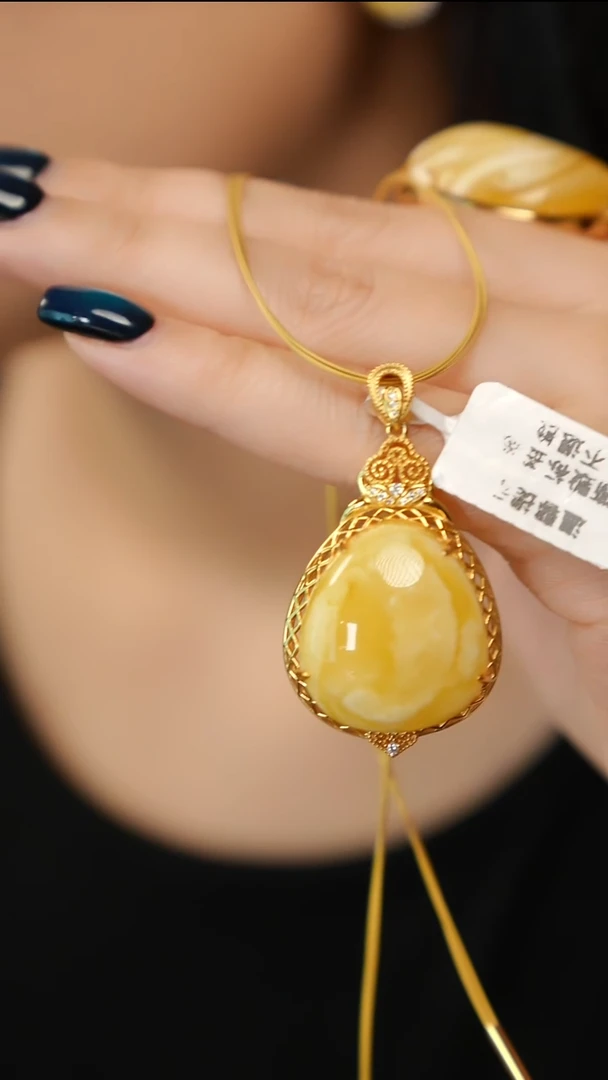 蜜蜡吊坠(赠链)银S925镶嵌水滴白蜡吊坠