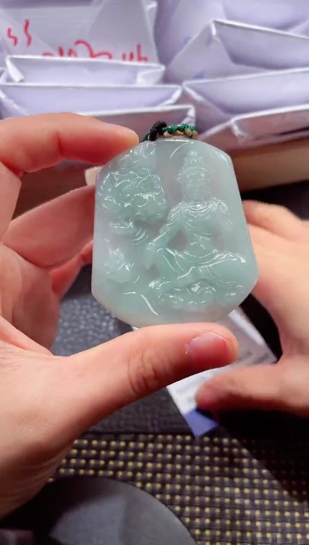 18K金镶嵌挂件翡翠1118888