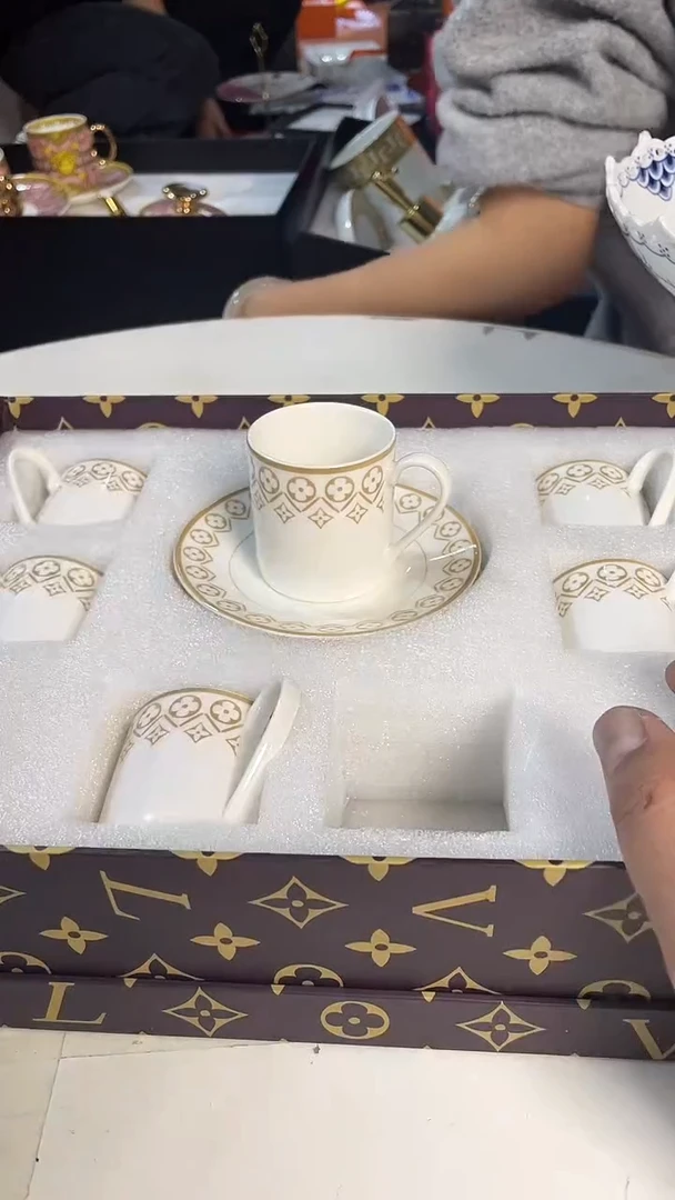 杯鸿辉家品牌瓷器，京东包邮！