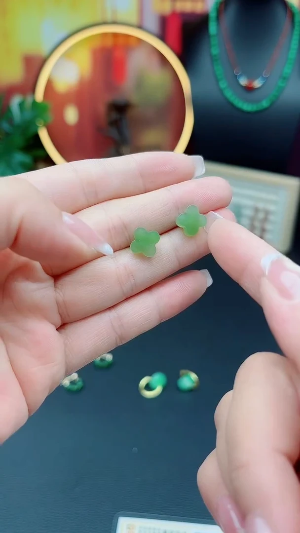 和田玉银S925镶嵌耳饰和田玉四叶草