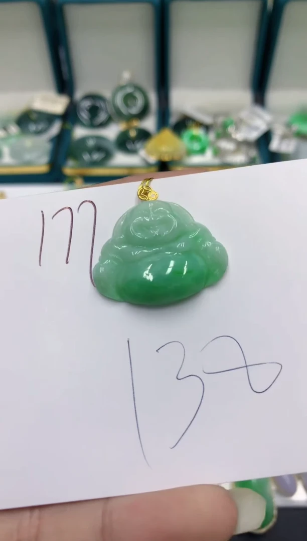 翡翠18K金镶嵌颈饰翡翠