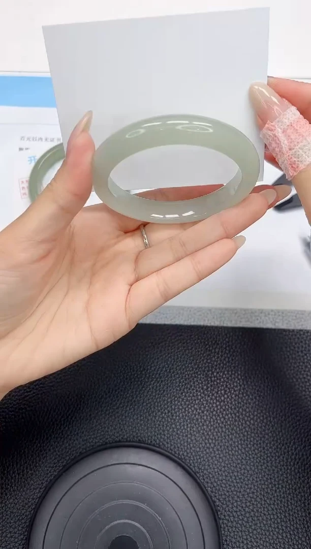 石英质玉手镯未镶嵌83-56.5