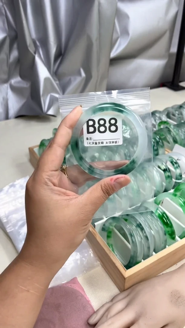 石英岩玉手镯未镶嵌B88