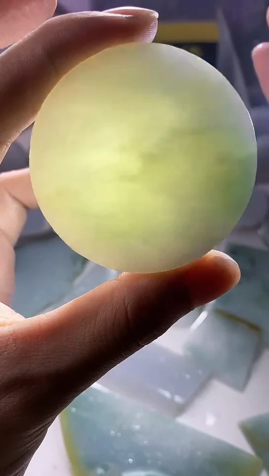 翡翠未镶嵌颈饰翡翠394