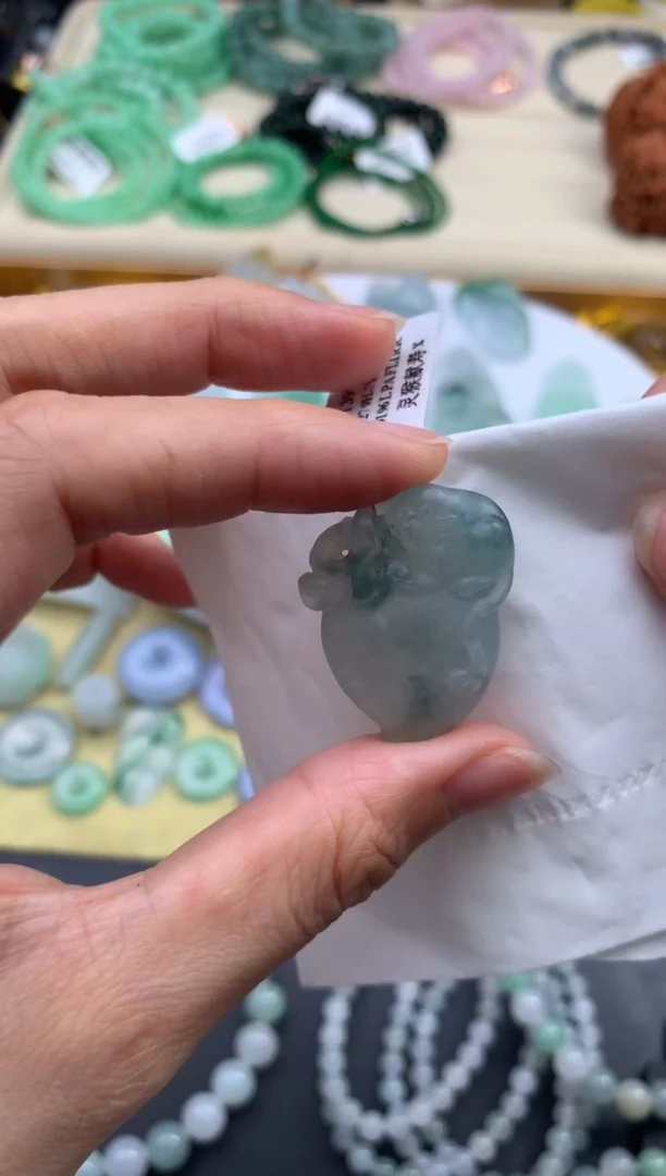 定制翡翠未镶嵌翡翠