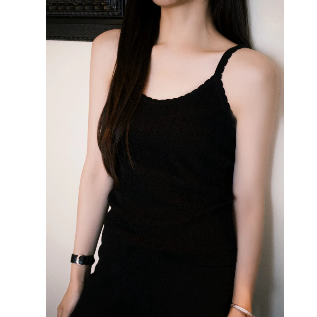 希娜 悠然 经典修身气质款黑色吊带套装-吊带