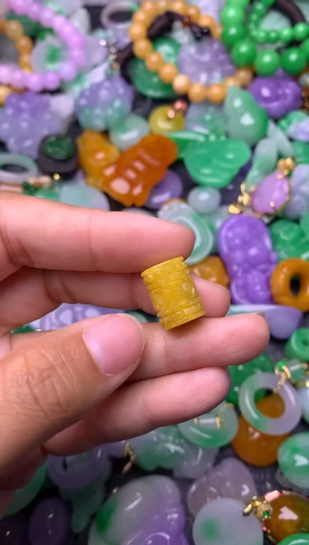 颈饰未镶嵌翡翠缅甸翡翠吊坠