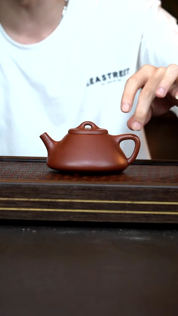 茶壶紫砂LCC   老朱泥     子冶石瓢      240cc