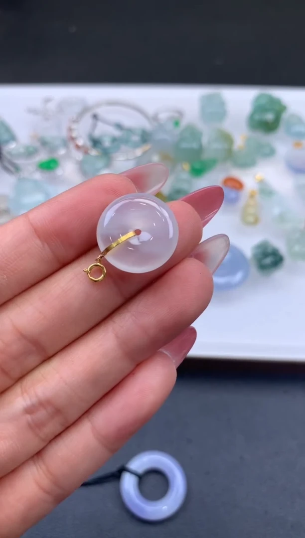 【哈轩灵灵臻选】精美翡翠平安扣1