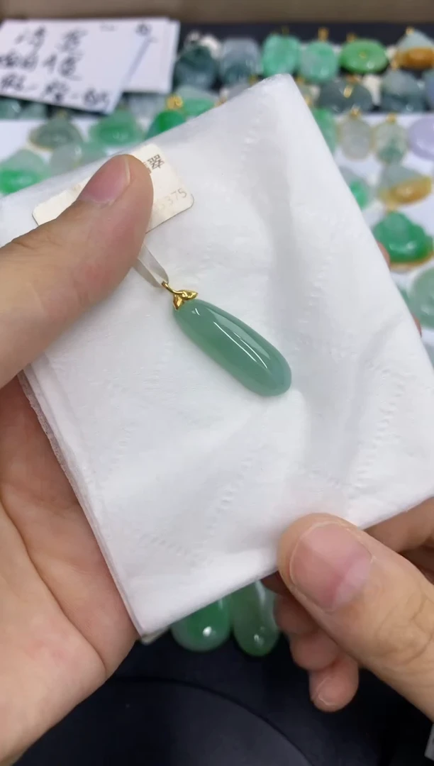 翡翠未镶嵌颈饰缅甸翡翠a货