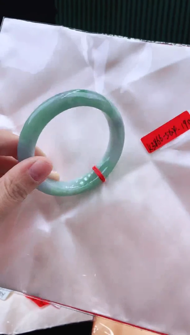 未镶嵌手镯翡翠56+