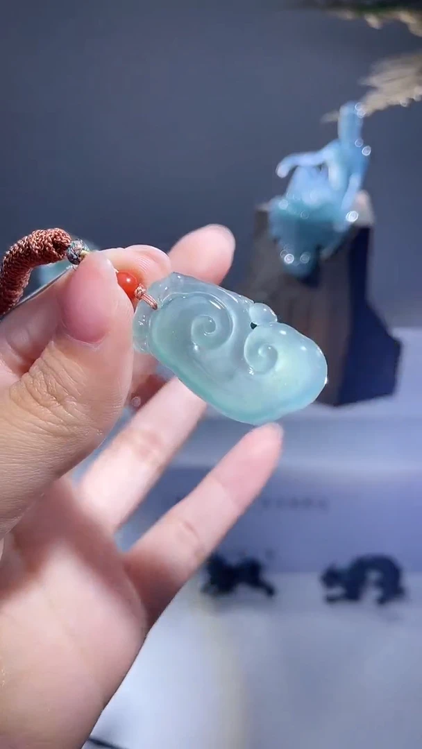 颈饰未镶嵌翡翠如意