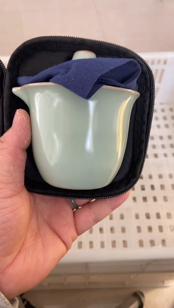 无运费险有瑕疵的摄影的产品有使用过的痕迹有点脏介意勿拍杯