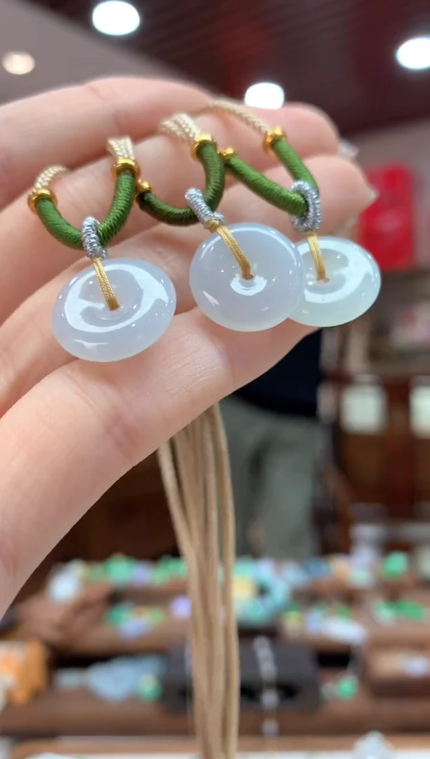 【闪购商品】翡翠吊坠(不含链)未镶嵌平安扣多样性发货1件