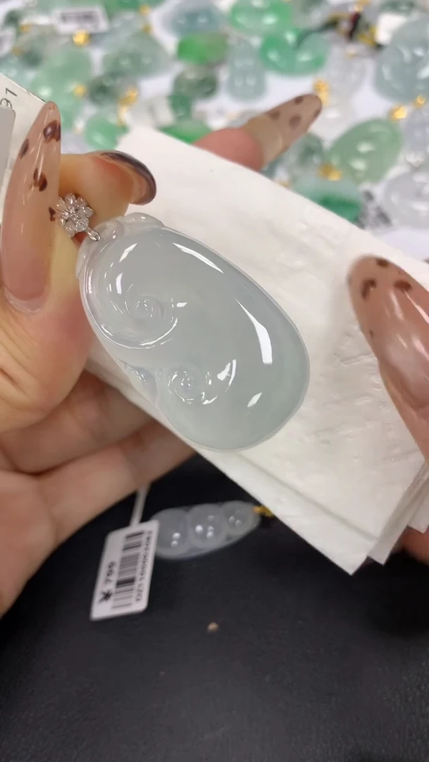 颈饰18K金镶嵌翡翠a货假一赔三支持复检百元上9元证书费自理