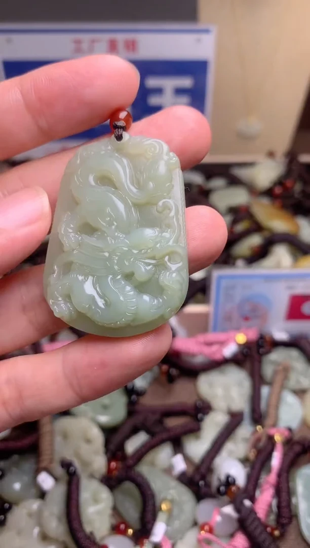 颈饰未镶嵌和田玉1