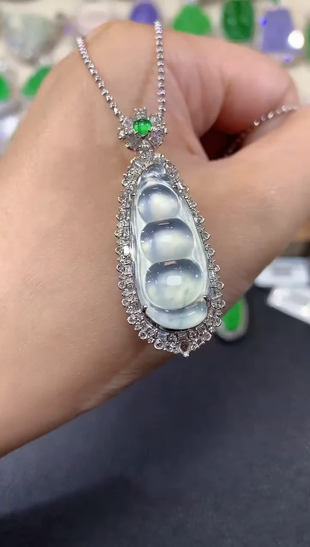 吊坠(不含链)18K金镶嵌翡翠C66