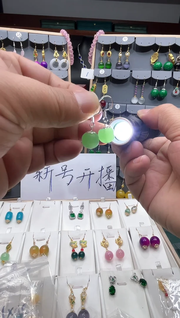 【闪购商品】和田玉耳饰银S925镶嵌时尚耳饰111