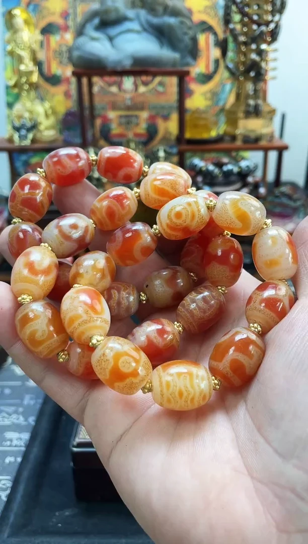 未镶嵌红肉钙化多宝颜色图案多样性发一条玛瑙/玉髓手串