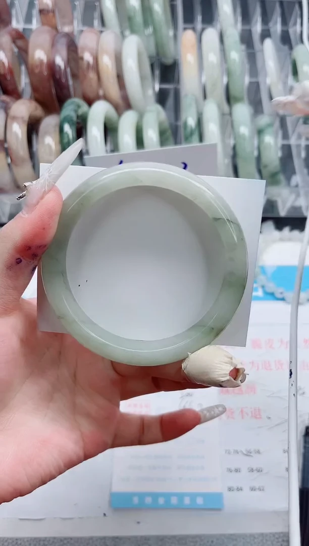 【闪购商品】石英质玉手镯未镶嵌A200-64.2