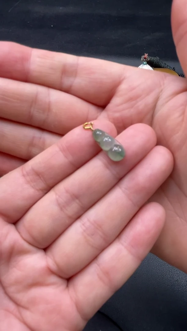 【闪购商品】翡翠颈饰18K金镶嵌23.........