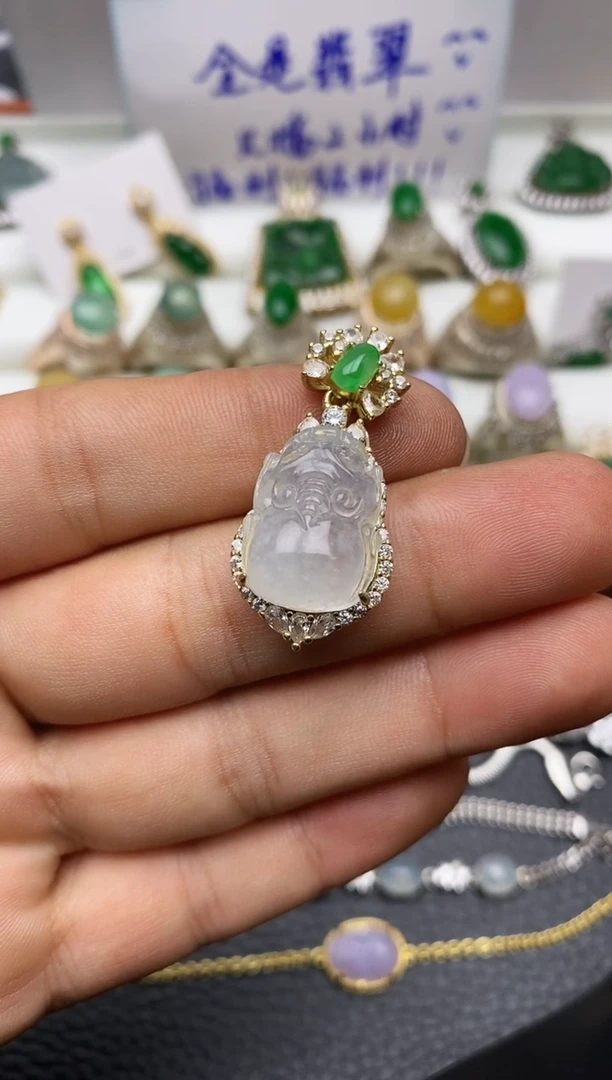 颈饰银S925镶嵌翡翠貔貅8888