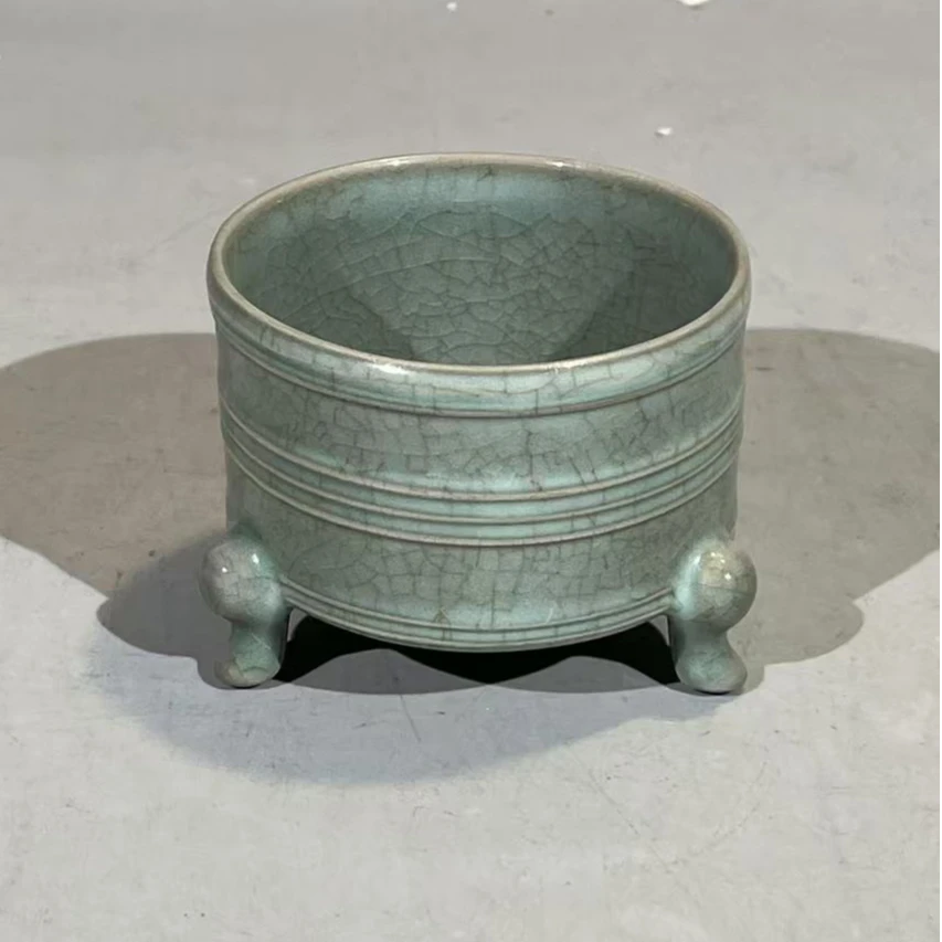 三足开片汝窑旋纹小洗