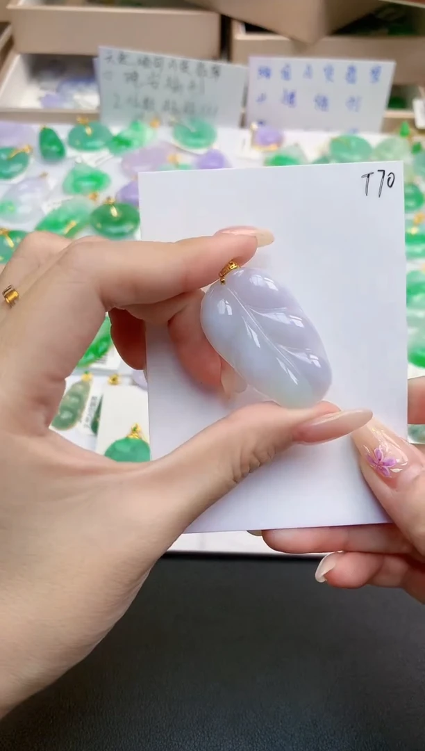 颈饰18K金镶嵌翡翠天然缅甸A货翡翠