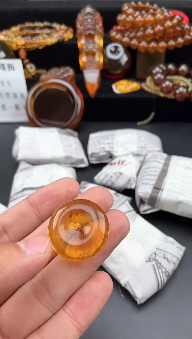 【闪购商品】琥珀颈饰未镶嵌花珀平安扣