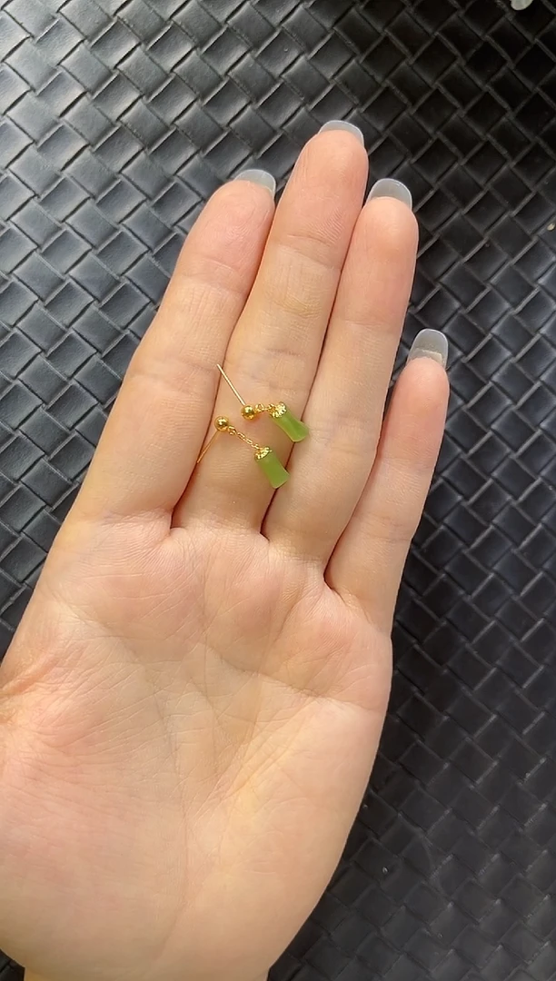 颈饰18K金镶嵌和田玉（碧玉）竹节款耳饰一对多样性发一