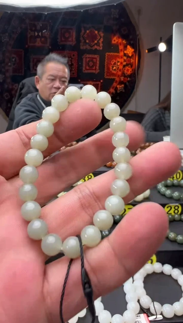 未镶嵌手串和田玉且末料青白玉手串卡8