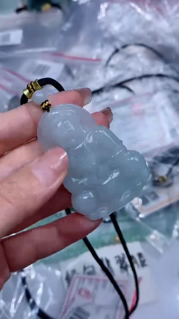 颈饰未镶嵌翡翠吊坠