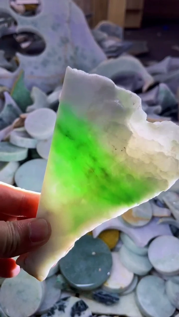 【闪购商品】翡翠挂件未镶嵌A货康壹203