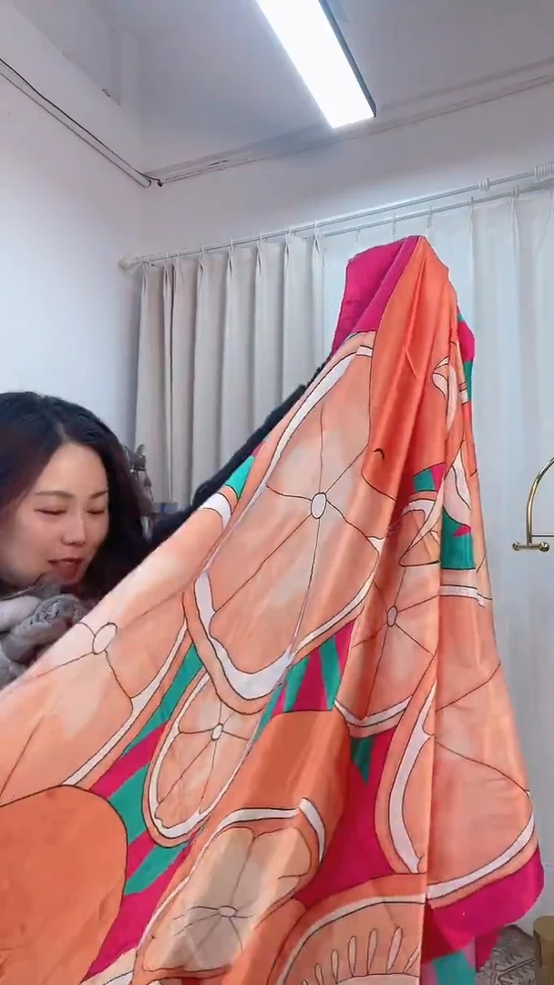 yevachao时尚女士搭配丝巾