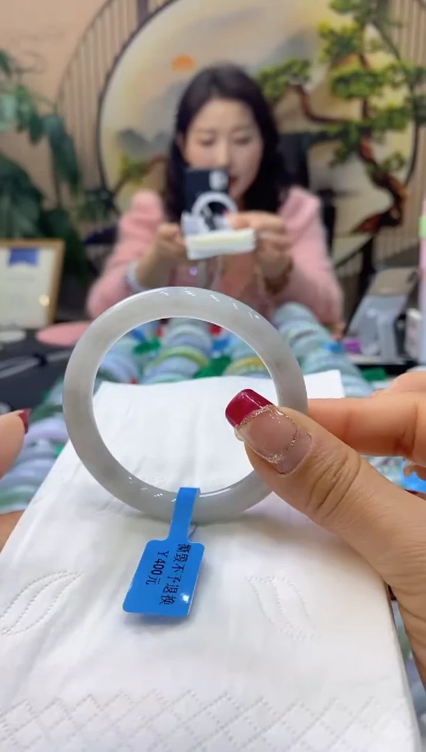 【闪购商品】翡翠手镯未镶嵌99905742